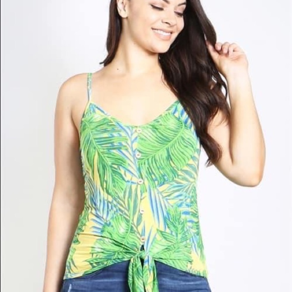 New Junior's Cute Boutique tropical Leaf print top